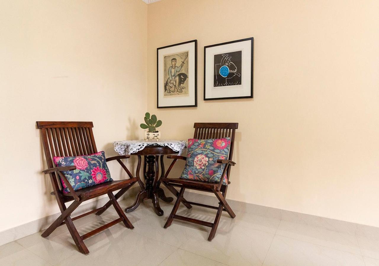 Neelam Bed&Breakfast Kolkata Bagian luar foto