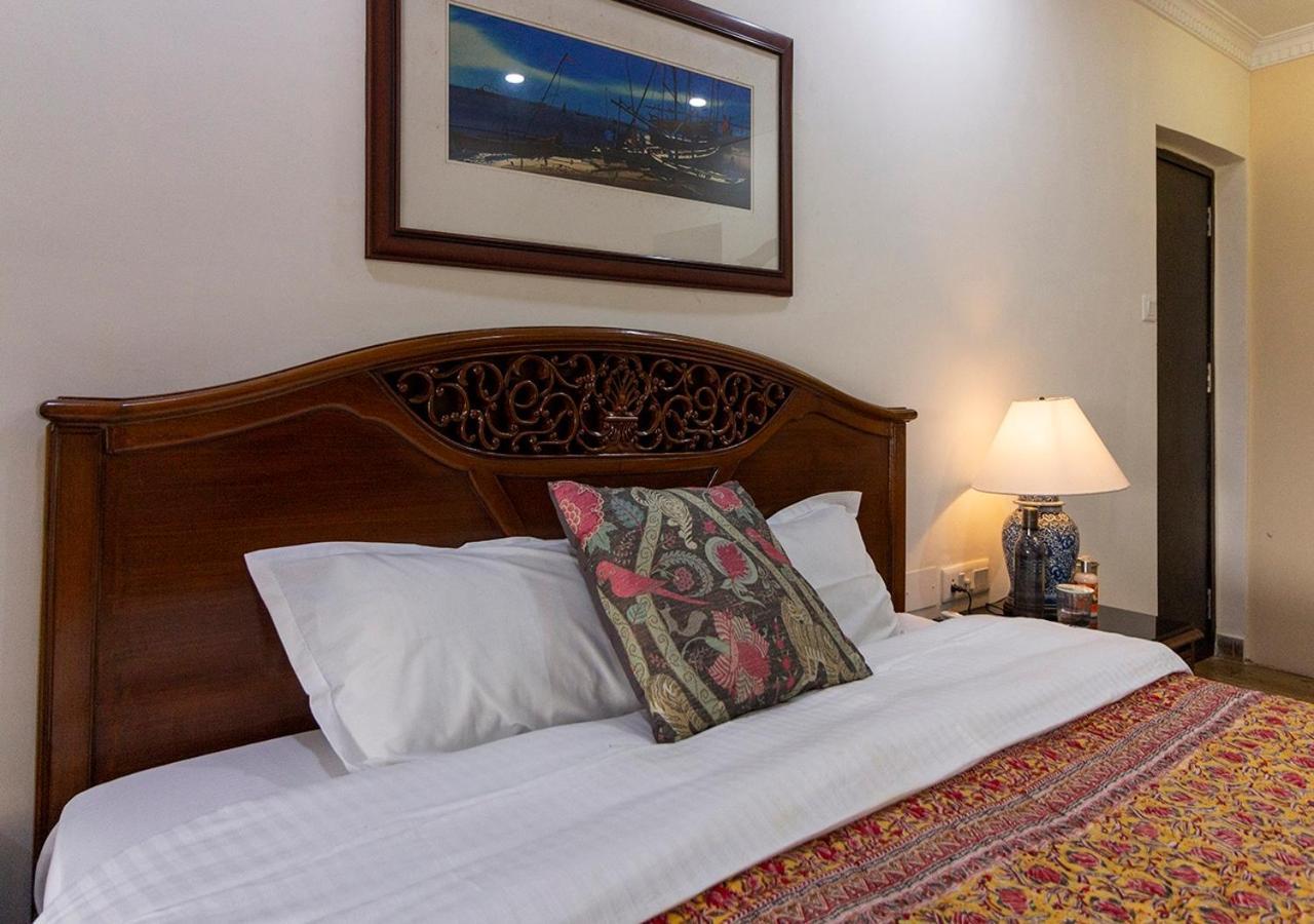 Neelam Bed&Breakfast Kolkata Bagian luar foto