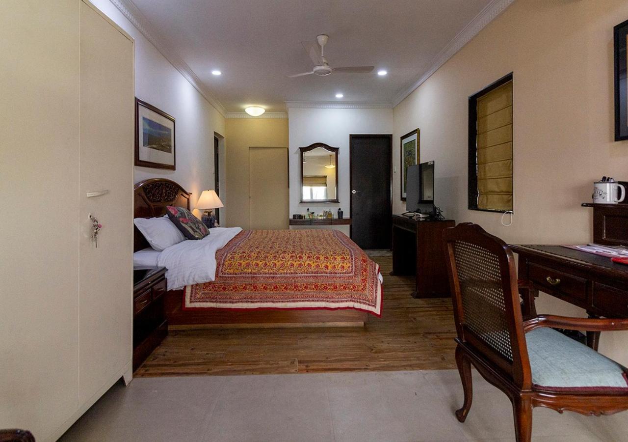 Neelam Bed&Breakfast Kolkata Bagian luar foto