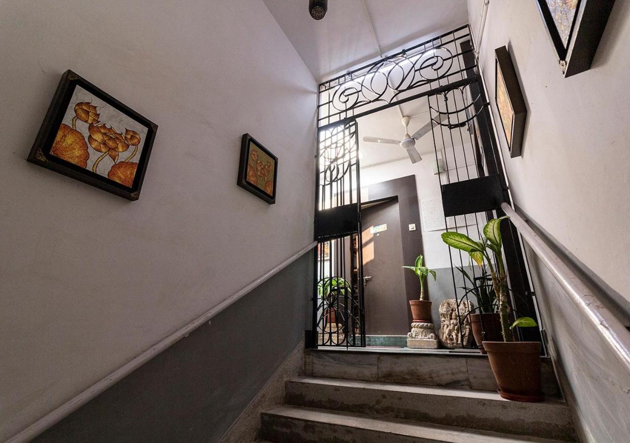 Neelam Bed&Breakfast Kolkata Bagian luar foto