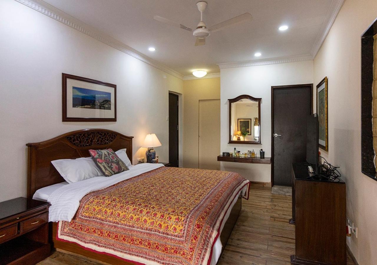 Neelam Bed&Breakfast Kolkata Bagian luar foto
